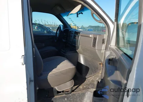 2006 Chevrolet Express Work Van from USA, damaged, VIN 1GCFH15T061150690